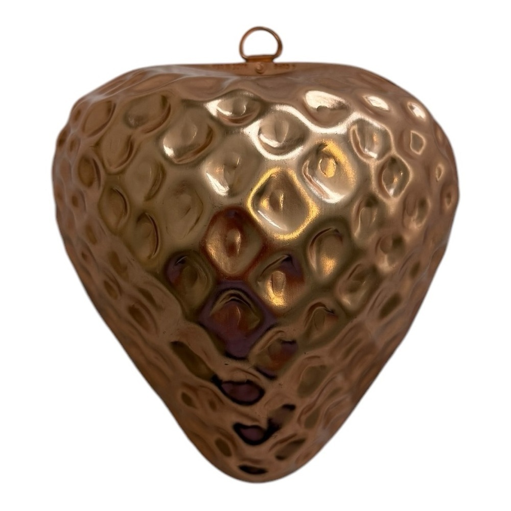 Vintage Copper Toned Strawberry Shaped Jelly Mould - 4 Cups
Made in USA